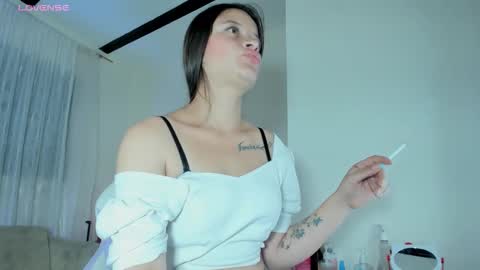 juliieta_swet online show from November 2, 2025, 12:57 am