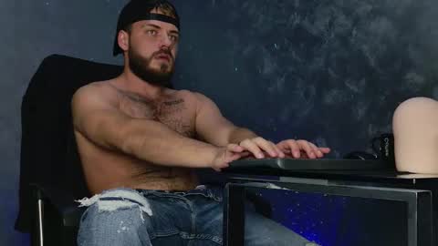 JULiUS   online show from November 26, 2025, 8:32 pm