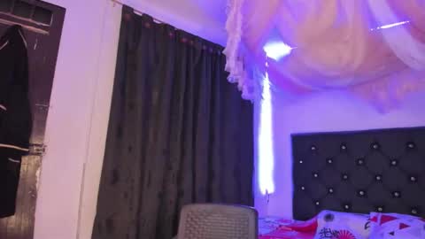 Snapshot of july_smith09 chatting on November 3, 2025, 9:27 pm july online show from November 3, 2025, 9:27 pm