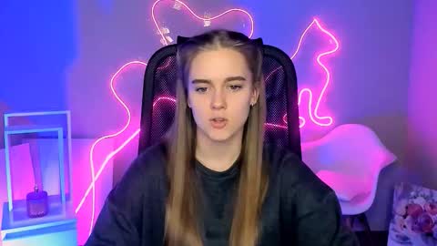 Snapshot of junewoods chatting on February 16, 2026, 2:02 pm junewoods online show from February 16, 2026, 2:02 pm