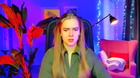 Snapshot of junewoods chatting on February 23, 2026, 9:17 am junewoods online show from February 23, 2026, 9:17 am