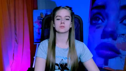 junewoods online show from March 19, 2026, 7:23 am