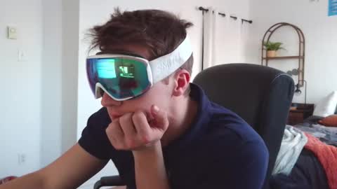 Snapshot of juniormadison69 chatting on February 21, 2025, 10:04 pm Junior Madison online show from February 21, 2025, 10:04 pm