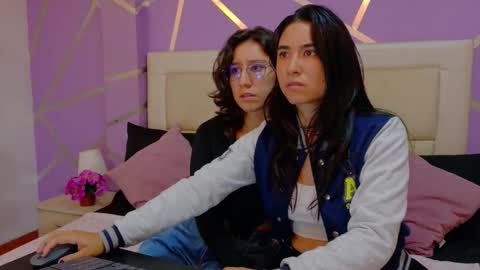 Snapshot of jupiter_saturno chatting on November 29, 2025, 1:19 am Jupiter y Saturno online show from November 29, 2025, 1:19 am