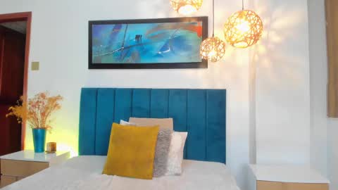 Jupiter Fox online show from March 8, 2025, 11:49 pm