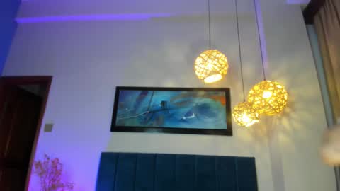 Jupiter Fox online show from November 18, 2025, 11:59 pm