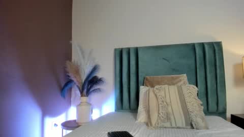 Jupiter Fox online show from March 17, 2026, 12:26 am