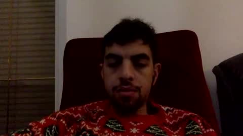 Snapshot of just4fun69xx chatting on January 12, 2025, 5:01 pm Vero y Tom online show from January 12, 2025, 5:01 pm