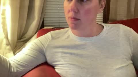 Flirty influncer online show from November 19, 2025, 10:10 pm