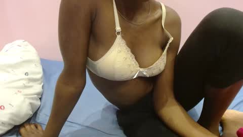 Snapshot of just_ebonee chatting on February 21, 2026, 11:55 am just ebonee online show from February 21, 2026, 11:55 am