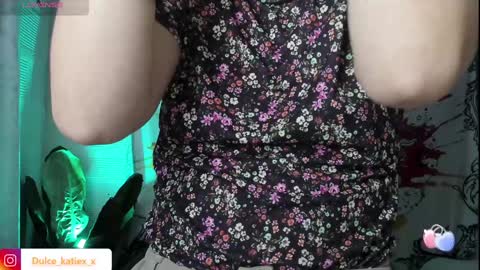 Snapshot of just_katiex chatting on January 31, 2025, 2:48 am Sofia online show from January 31, 2025, 2:48 am