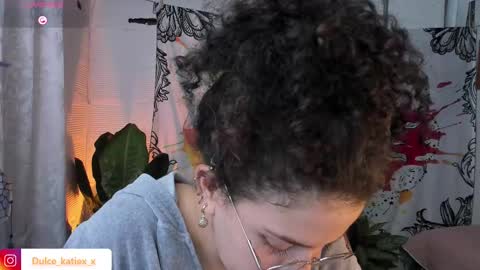 Snapshot of just_katiex chatting on February 13, 2025, 1:40 am Sofia online show from February 13, 2025, 1:40 am