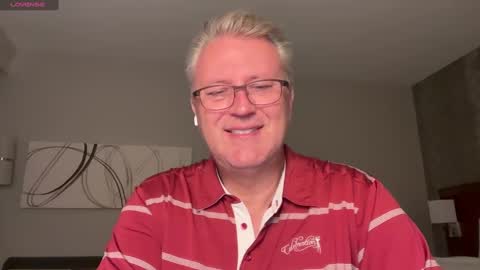 Snapshot of justavoyeurhere chatting on October 6, 2025, 2:31 am Michael online show from October 6, 2025, 2:31 am