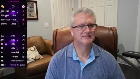 Snapshot of justavoyeurhere chatting on October 29, 2025, 11:17 pm Michael online show from October 29, 2025, 11:17 pm