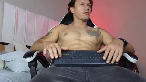Snapshot of justin_valverde chatting on May 16, 2026, 12:48 pm Justin online show from May 16, 2026, 12:48 pm