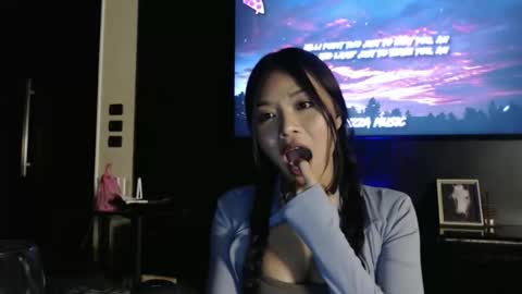 Justina Redds online show from September 26, 2025, 1:26 pm