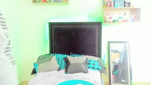 Snapshot of justine_ad chatting on November 11, 2025, 12:27 pm Justine online show from November 11, 2025, 12:27 pm