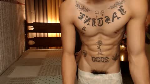 justine_hunk online show from January 17, 2025, 5:32 am