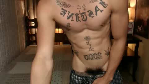 justine_hunk online show from March 8, 2025, 8:44 am