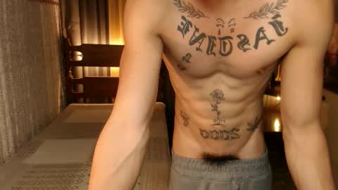 justine_hunk online show from March 10, 2025, 4:07 am