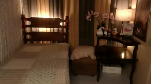 justine_hunk online show from October 5, 2025, 6:12 am