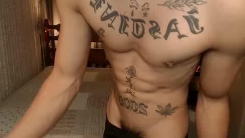 justine_hunk online show from March 17, 2026, 3:37 pm