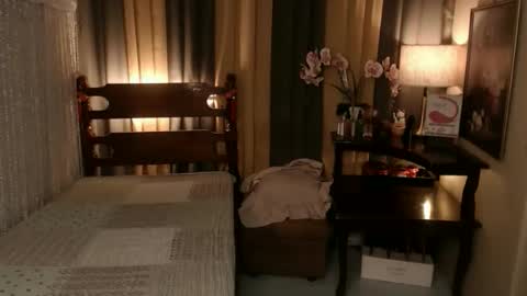 justine_hunk online show from March 24, 2026, 7:46 am