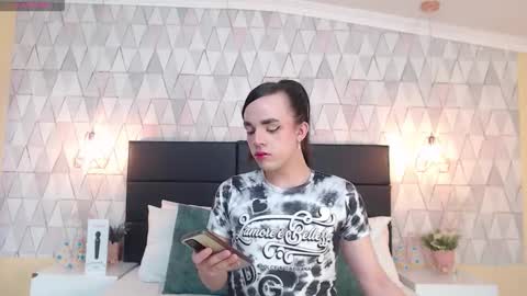 Justine online show from September 15, 2025, 3:17 am