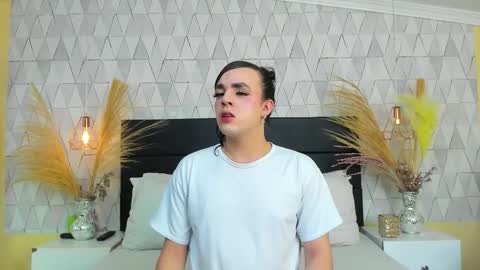 Justine online show from February 8, 2026, 3:32 am