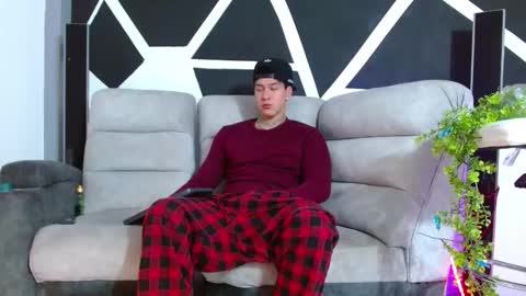 justinfuller_31 online show from November 17, 2025, 5:19 pm