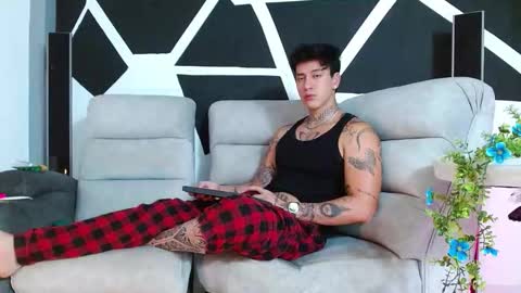 justinfuller_31 online show from November 30, 2025, 2:21 pm