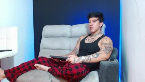 justinfuller_31 online show from May 13, 2026, 8:16 pm