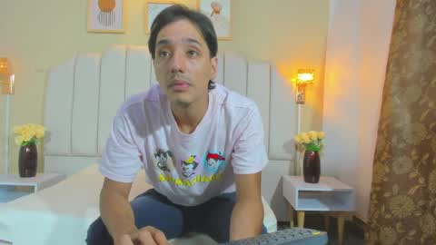 Snapshot of justinschneider chatting on April 4, 2026, 7:33 pm justinschneider online show from April 4, 2026, 7:33 pm