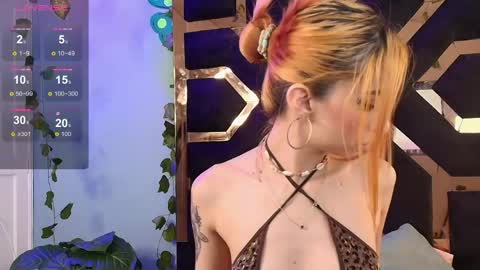 Mia online show from May 20, 2026, 3:02 am