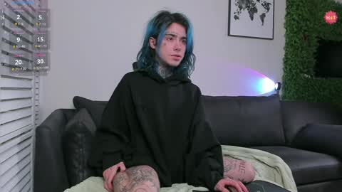 Snapshot of juuzou_kit chatting on December 3, 2024, 3:22 pm Juuzou hehim u can call me Juz online show from December 3, 2024, 3:22 pm