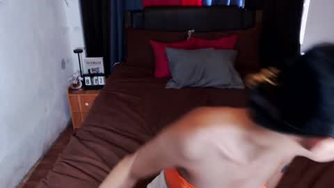 Akii online show from April 18, 2026, 2:37 am