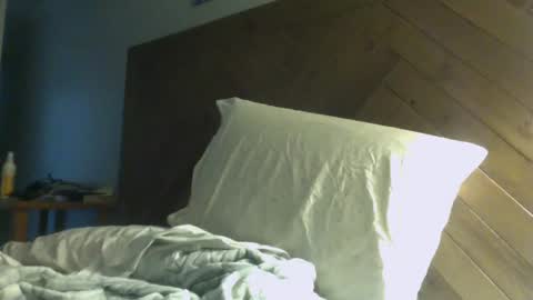 J and Sugar snap pea online show from March 12, 2026, 2:07 am