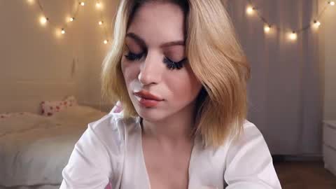 Snapshot of jynny_kiss chatting on March 6, 2025, 7:43 pm Sinikka online show from March 6, 2025, 7:43 pm