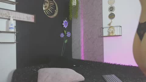 kadybrowm online show from September 26, 2025, 2:21 pm