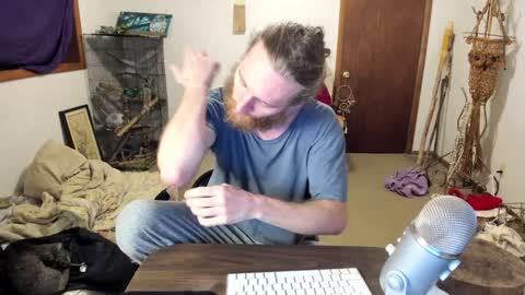 Kaiku77 online show from January 3, 2025, 4:11 am