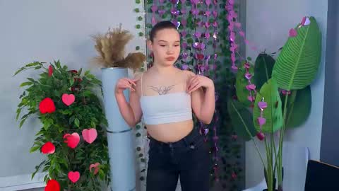 Bonnie online show from February 18, 2026, 6:42 am