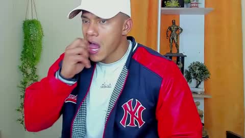 Snapshot of kale_tomson chatting on December 11, 2024, 9:01 pm kale thomson online show from December 11, 2024, 9:01 pm