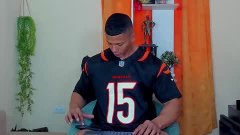 Snapshot of kale_tomson chatting on February 6, 2025, 4:36 pm kale thomson online show from February 6, 2025, 4:36 pm