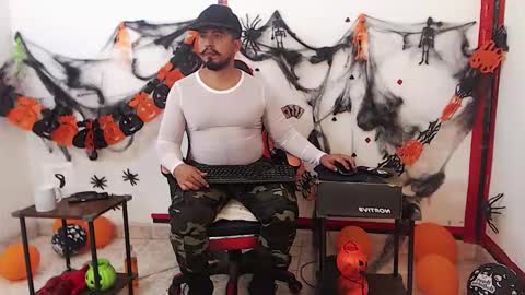 Kaleth online show from November 1, 2025, 5:42 am