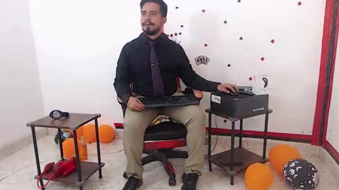 Kaleth online show from November 10, 2025, 2:43 am