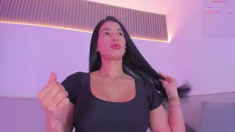 Carolina   online show from November 26, 2025, 12:17 pm