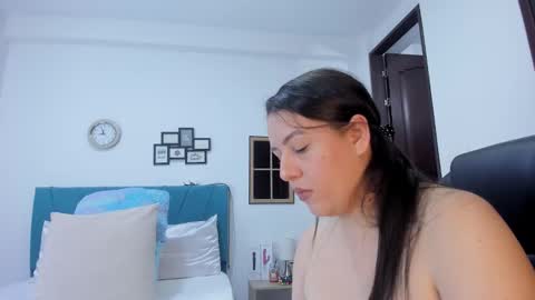 Snapshot of kam_lopez chatting on October 24, 2025, 10:06 pm Kamilalopez online show from October 24, 2025, 10:06 pm