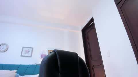 Kamilalopez online show from June 6, 2026, 9:19 pm