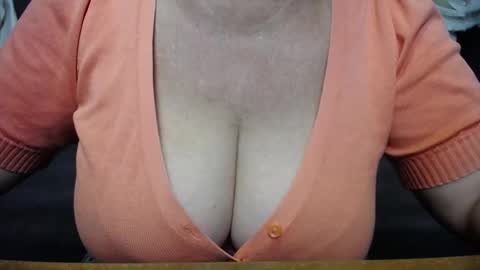 KamaliaSim online show from September 21, 2025, 6:20 pm