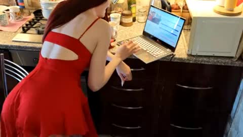 Kamila online show from April 15, 2026, 2:24 pm